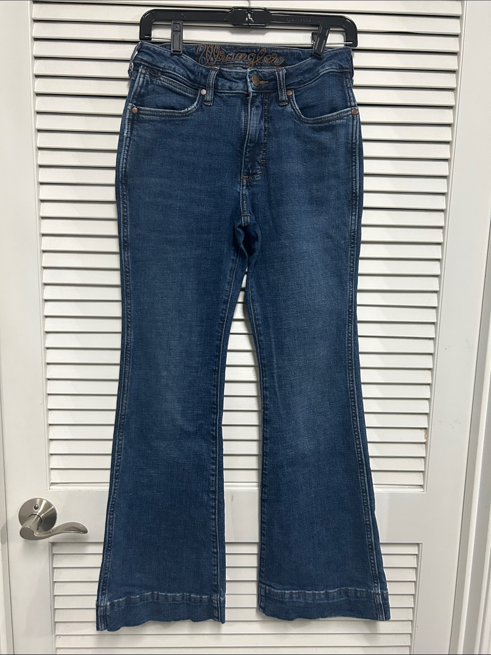 Wrangler Women's Medium Blue Flare High Rise TrouserJeans